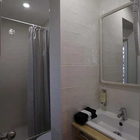 Giraffe House Apartment